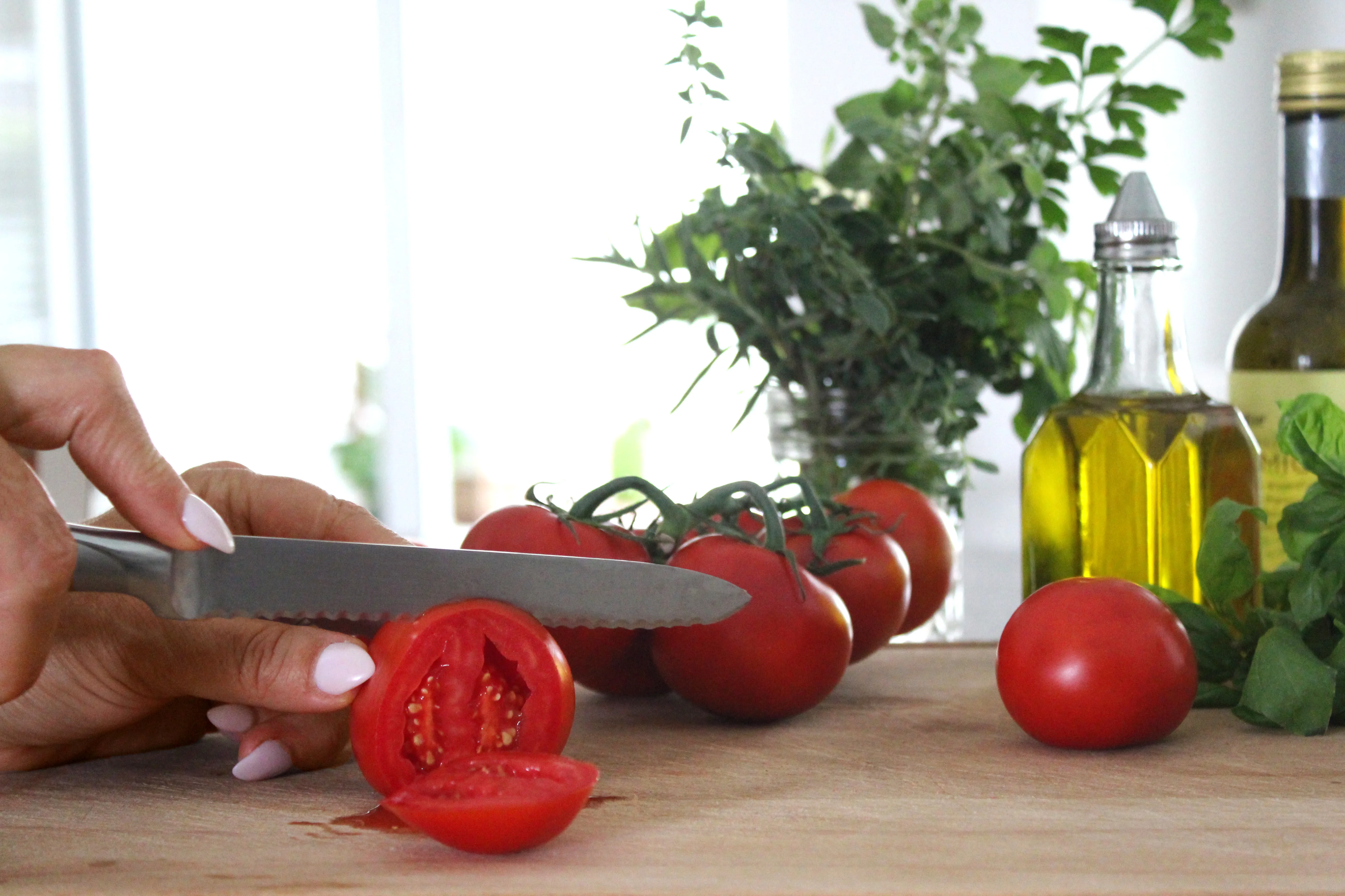Sensational Sara Shocks the Tomato World with Hypnotic Beauty